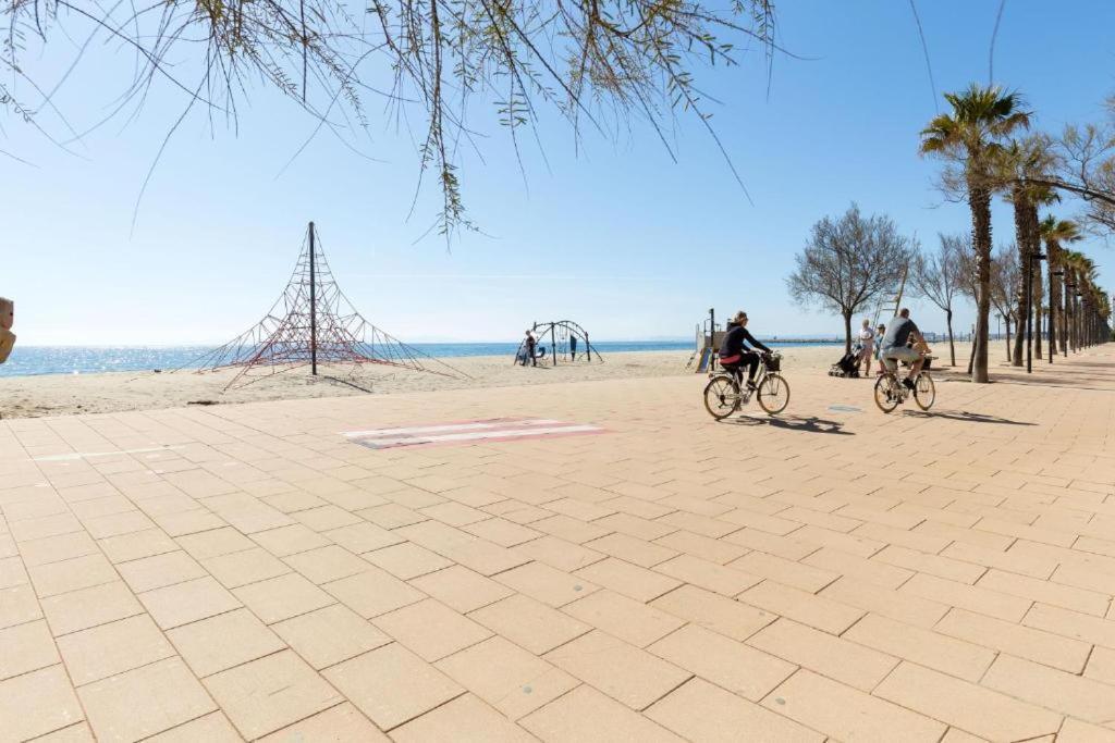 The Beach Milenium Roses Extérieur photo